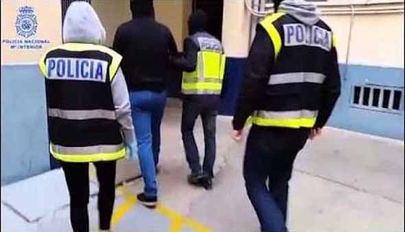 El Estado español detiene activistas solidarios con el pueblo kurdo. Rajoy actúa en favor al Estado Islámico y su aliado Turquía