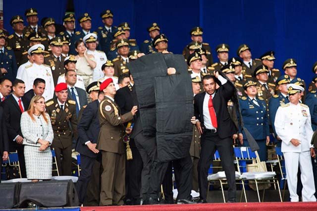 VENEZUELA: ¡Cuatro drones armados con explosivos atentaron contra el presidente Maduro!