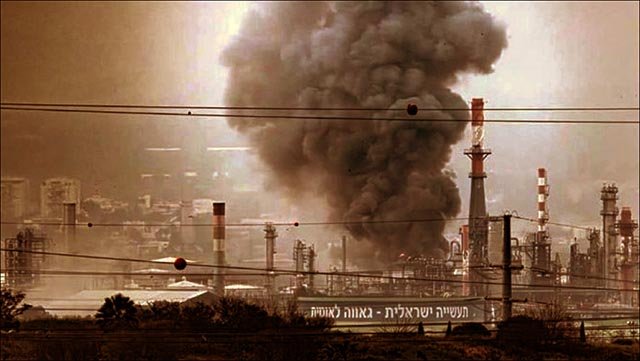 Iran attackerar Israels andra raffinaderi